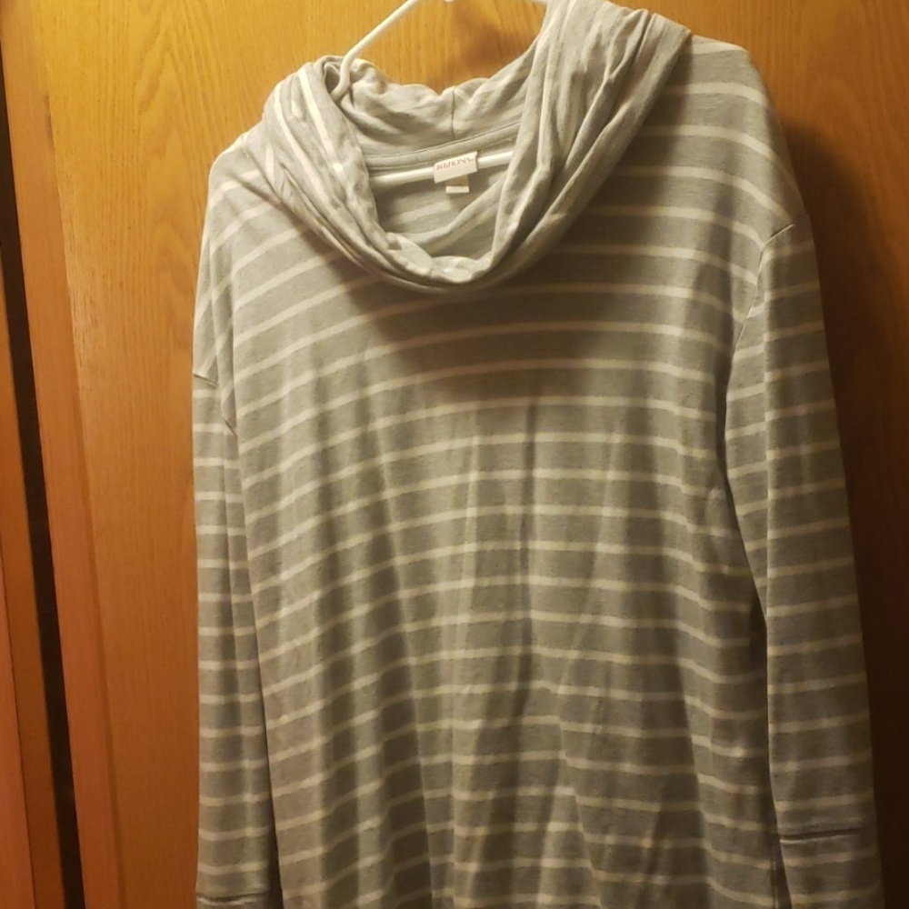 Cowl neck long sleeve sweatshirt